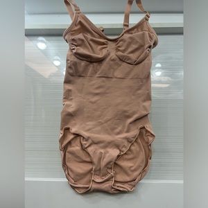 SKIMS NWOT Brief Bodysuit - Seamless Sculpt